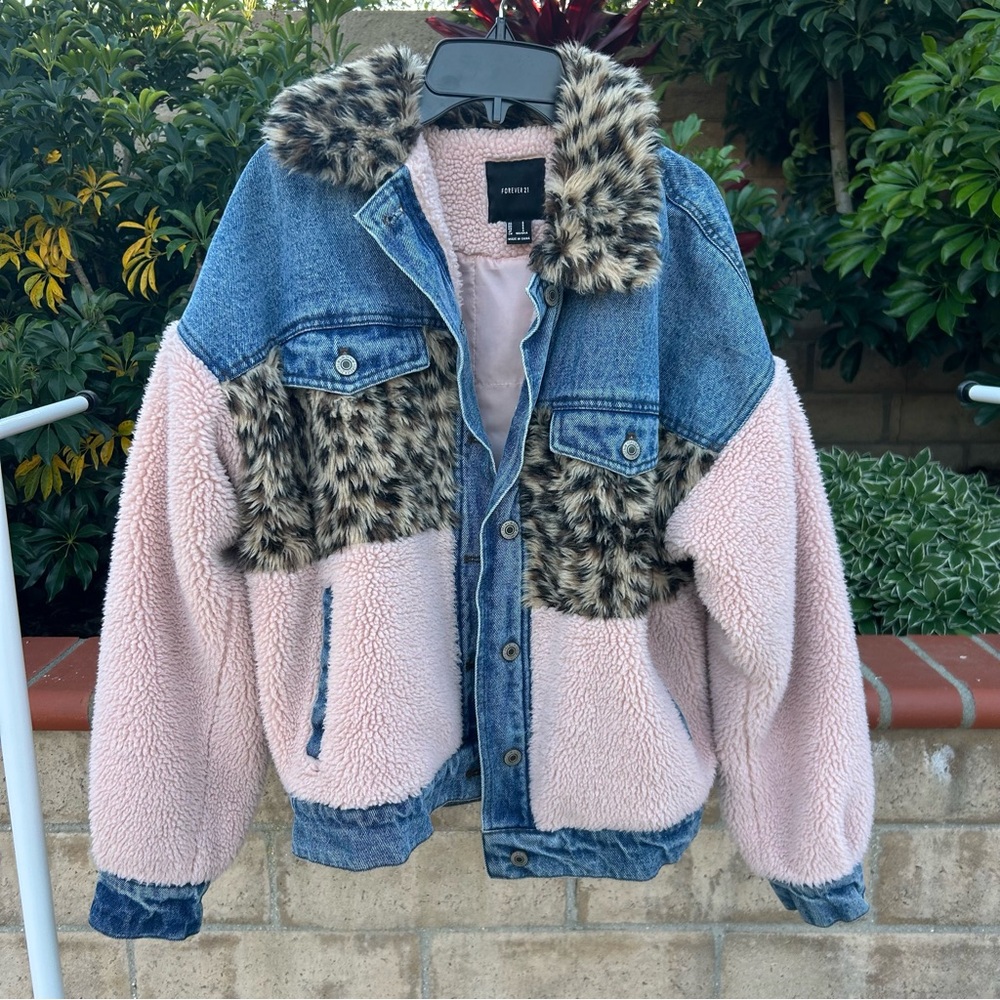 Chic Leopard Denim Jacket Size S